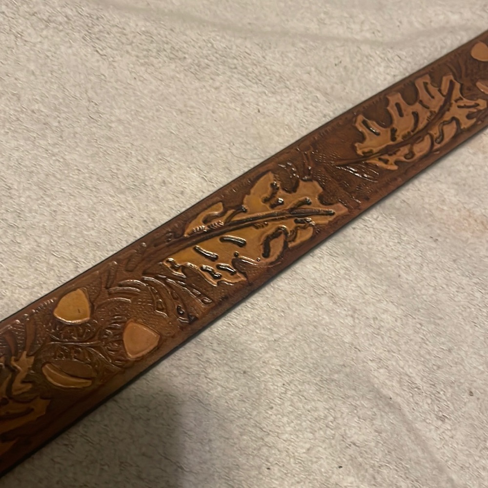 Oak leaf themed leather belt - Custom cut to size